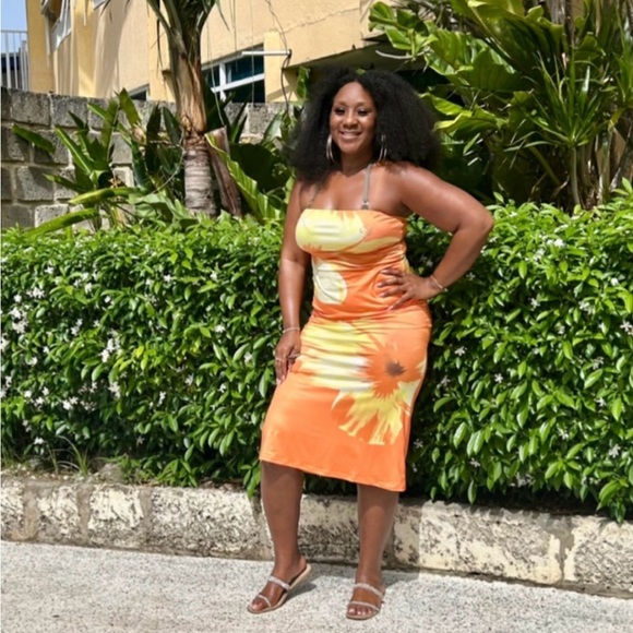 LIVE SHOW ALERT!! LETS POSH!! 💕🛍️ - Picture 9 of 16